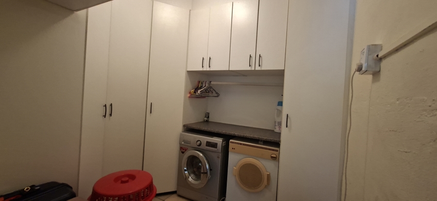 4 Bedroom Property for Sale in Rant En Dal Gauteng