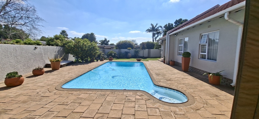 4 Bedroom Property for Sale in Rant En Dal Gauteng