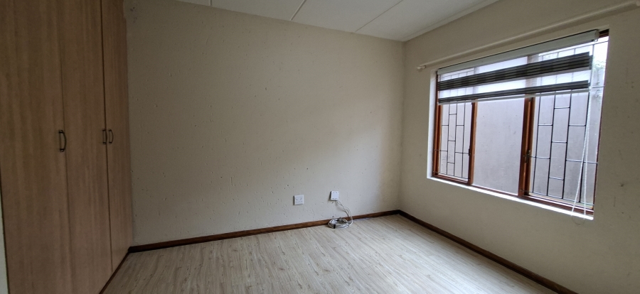 2 Bedroom Property for Sale in Noordheuwel Gauteng