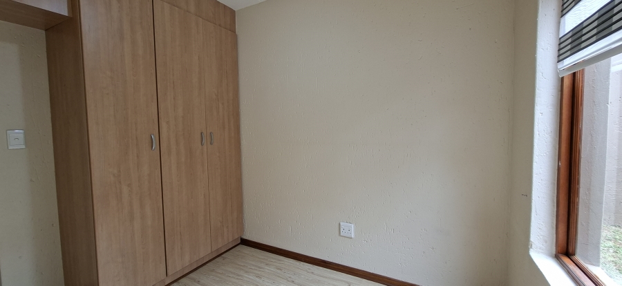2 Bedroom Property for Sale in Noordheuwel Gauteng