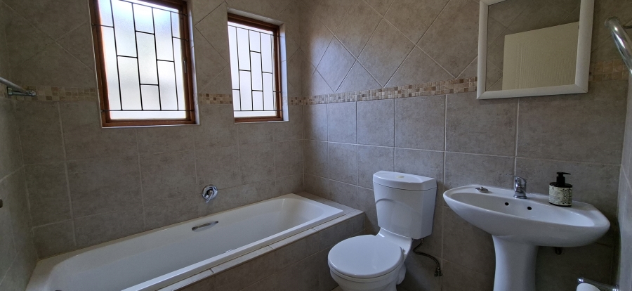 2 Bedroom Property for Sale in Noordheuwel Gauteng