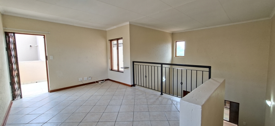 2 Bedroom Property for Sale in Noordheuwel Gauteng