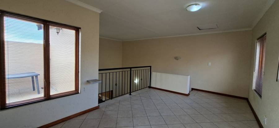 2 Bedroom Property for Sale in Noordheuwel Gauteng