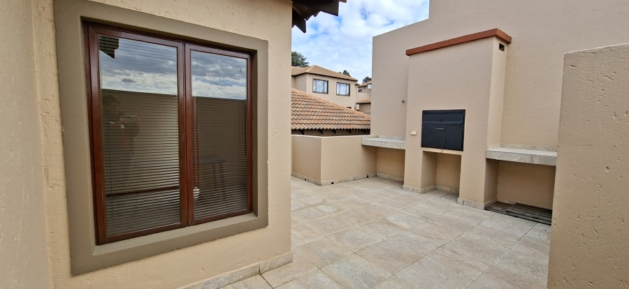 2 Bedroom Property for Sale in Noordheuwel Gauteng
