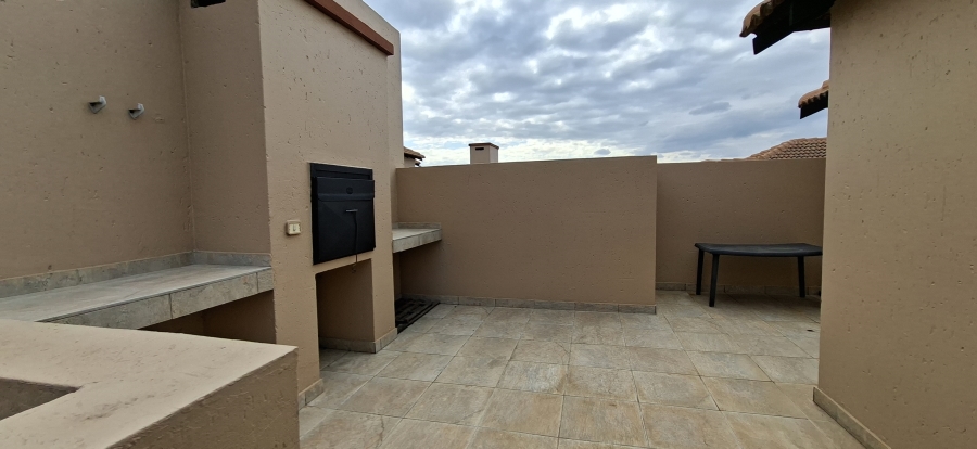 2 Bedroom Property for Sale in Noordheuwel Gauteng