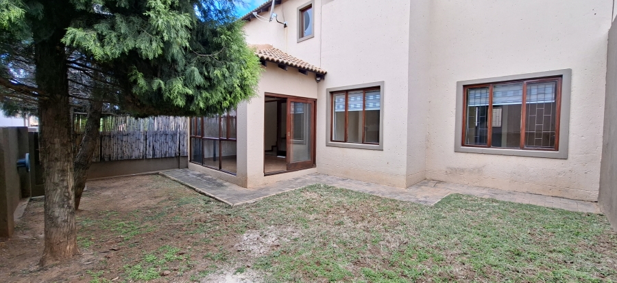 2 Bedroom Property for Sale in Noordheuwel Gauteng