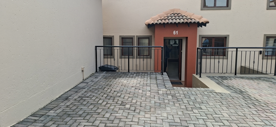 2 Bedroom Property for Sale in Noordheuwel Gauteng