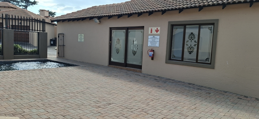 2 Bedroom Property for Sale in Noordheuwel Gauteng