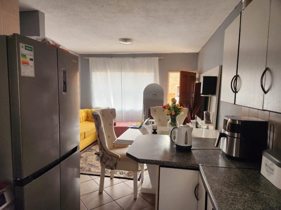 2 Bedroom Property for Sale in Restonvale A H Gauteng
