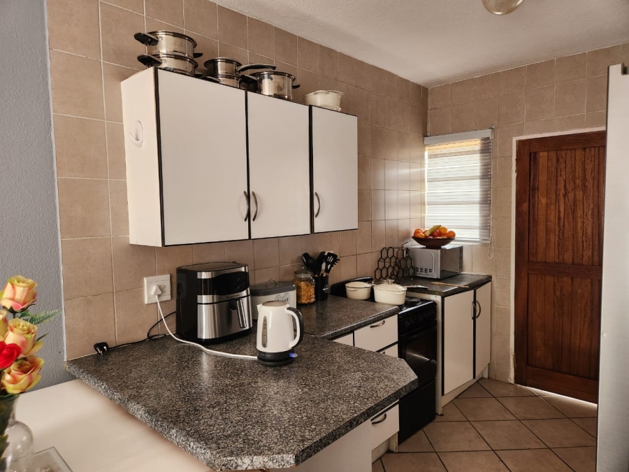 2 Bedroom Property for Sale in Restonvale A H Gauteng