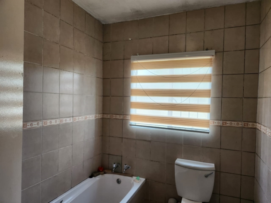 2 Bedroom Property for Sale in Restonvale A H Gauteng