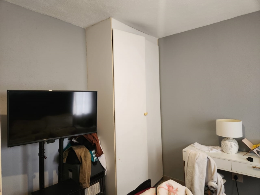 2 Bedroom Property for Sale in Restonvale A H Gauteng