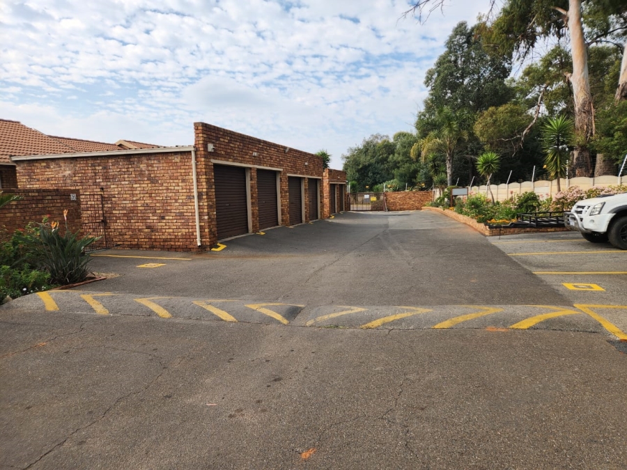 2 Bedroom Property for Sale in Restonvale A H Gauteng