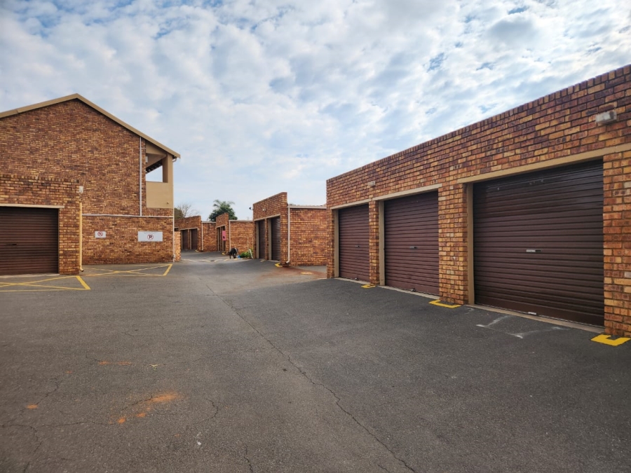2 Bedroom Property for Sale in Restonvale A H Gauteng