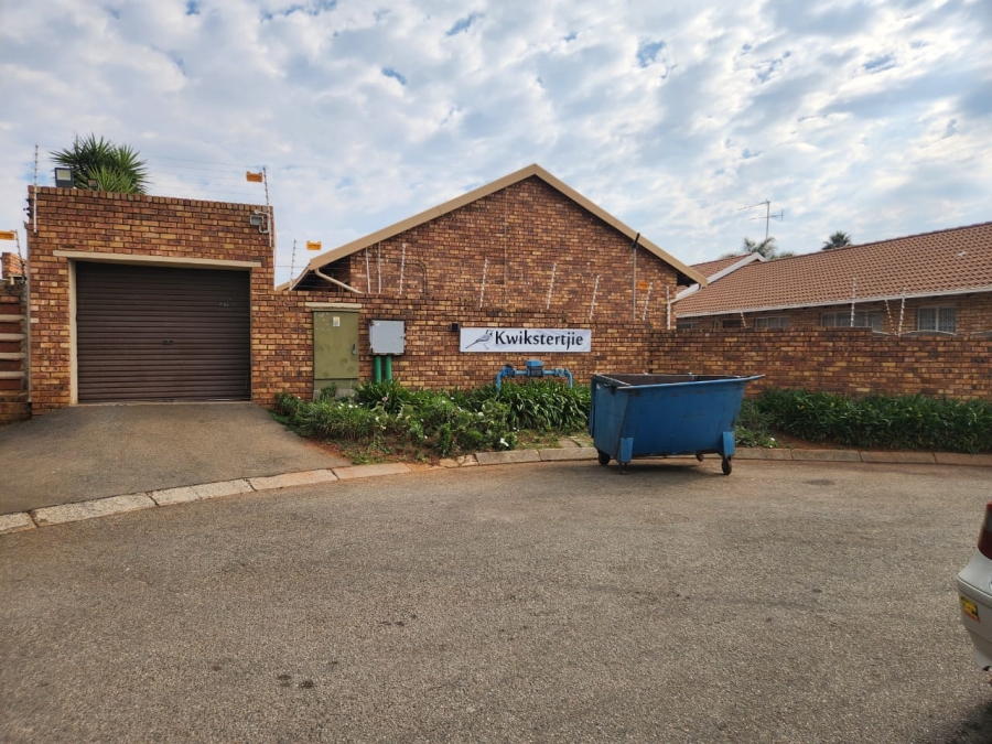2 Bedroom Property for Sale in Restonvale A H Gauteng