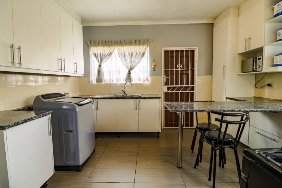 3 Bedroom Property for Sale in Country View Gauteng