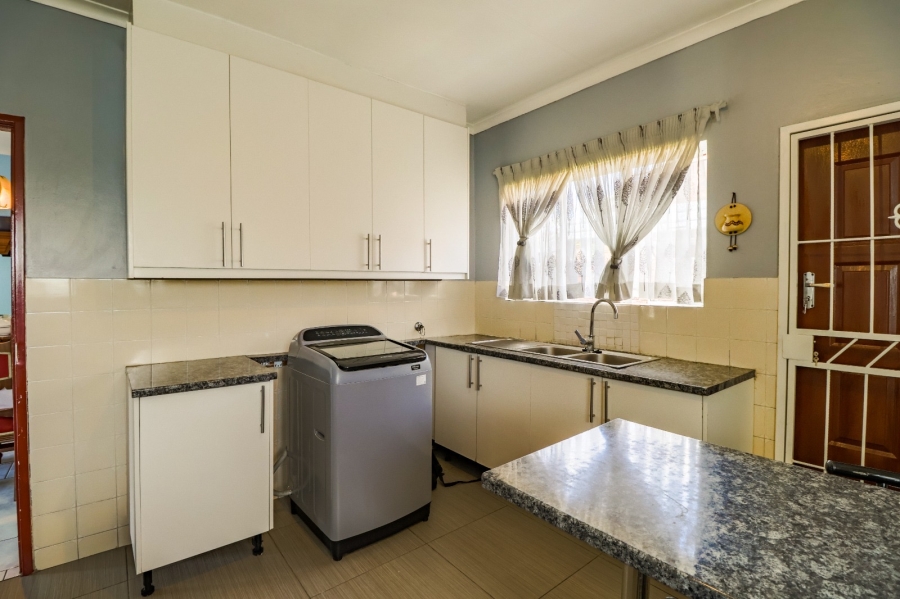 3 Bedroom Property for Sale in Country View Gauteng