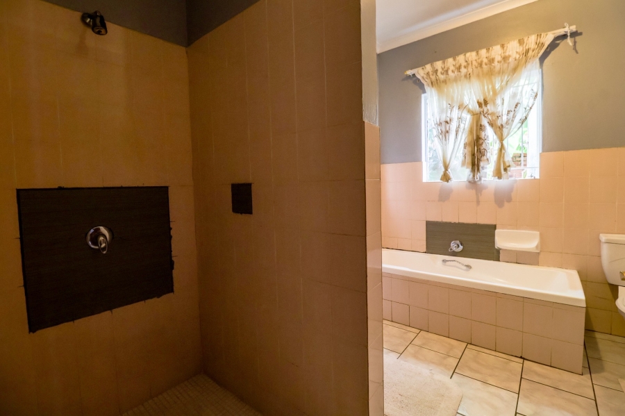 3 Bedroom Property for Sale in Country View Gauteng