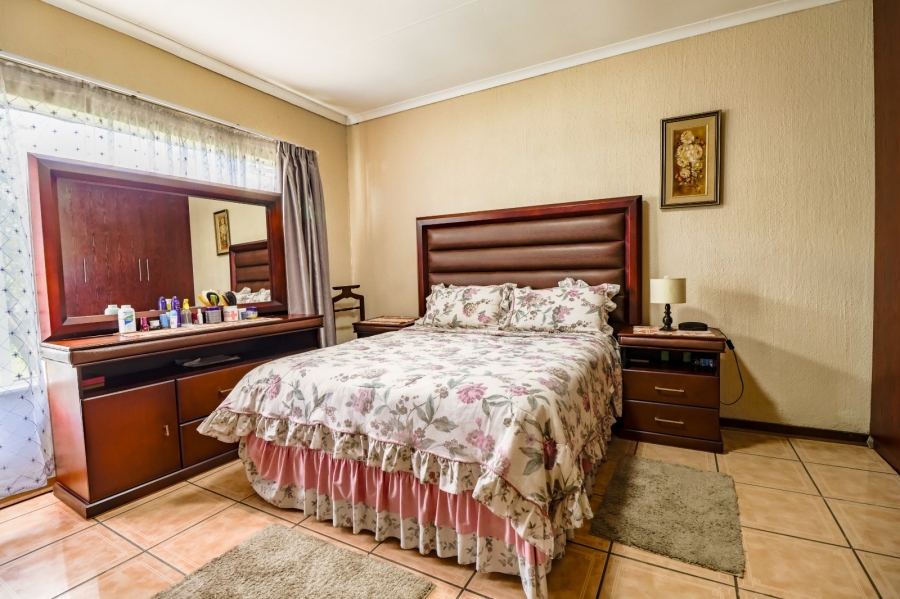 3 Bedroom Property for Sale in Country View Gauteng