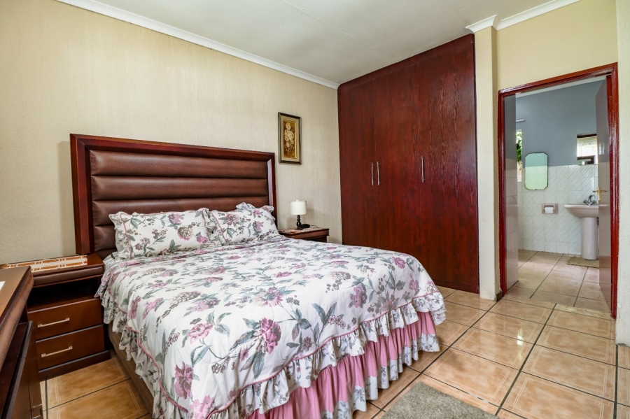 3 Bedroom Property for Sale in Country View Gauteng