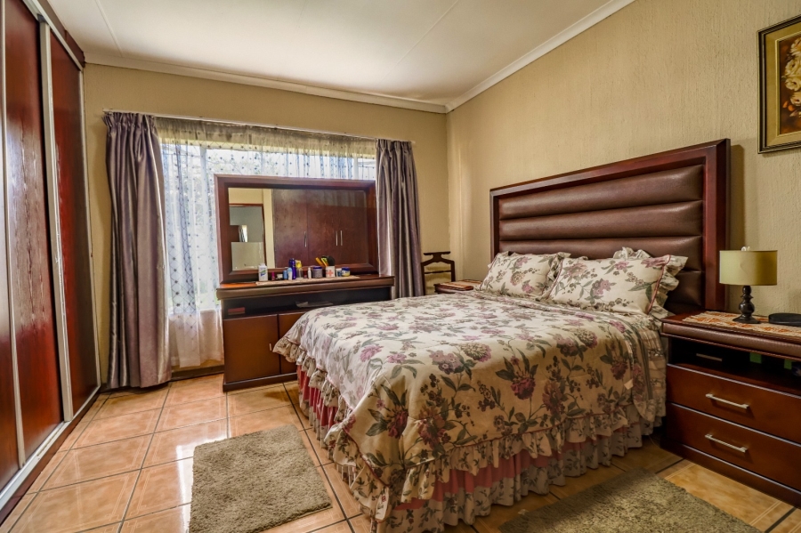 3 Bedroom Property for Sale in Country View Gauteng