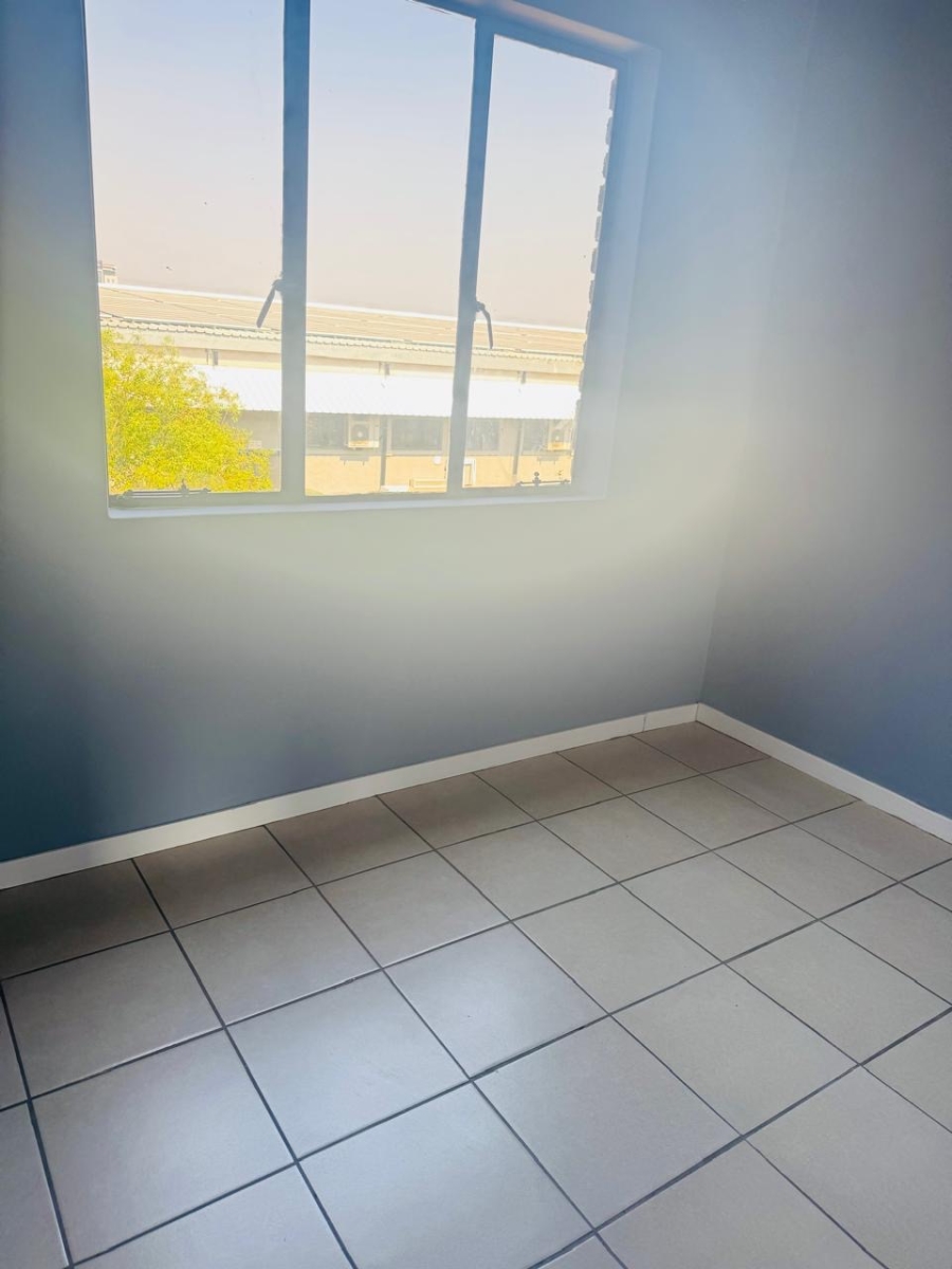 2 Bedroom Property for Sale in Vorna Valley Gauteng