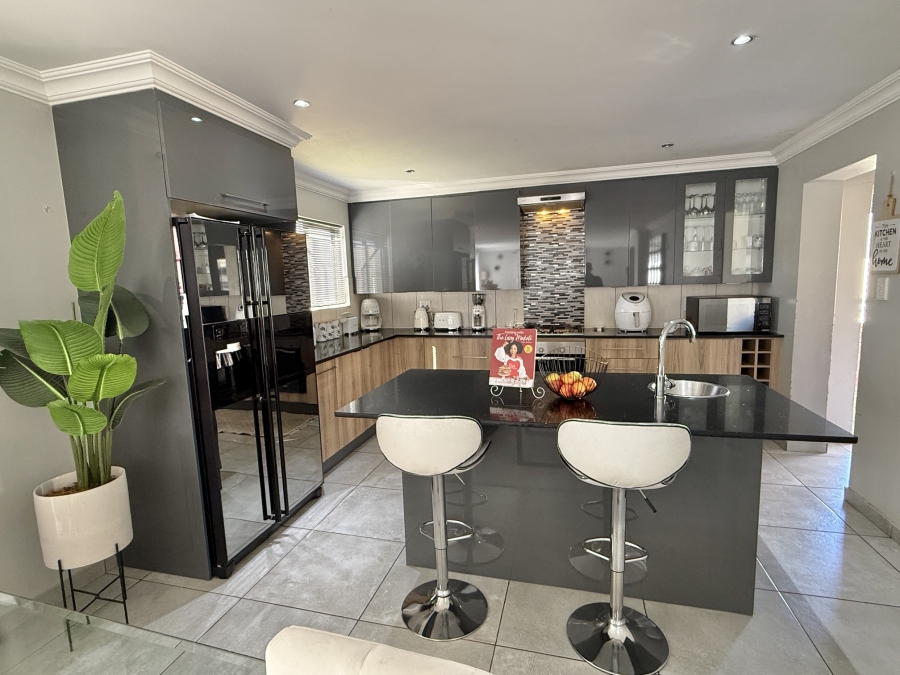 3 Bedroom Property for Sale in Olympus AH Gauteng