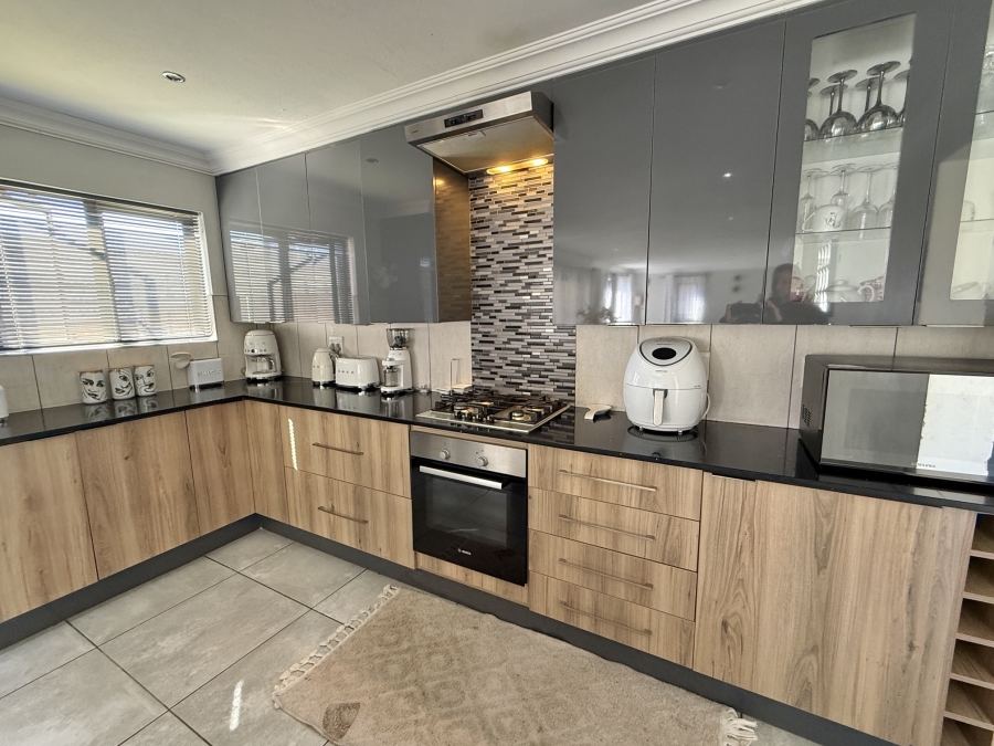 3 Bedroom Property for Sale in Olympus AH Gauteng
