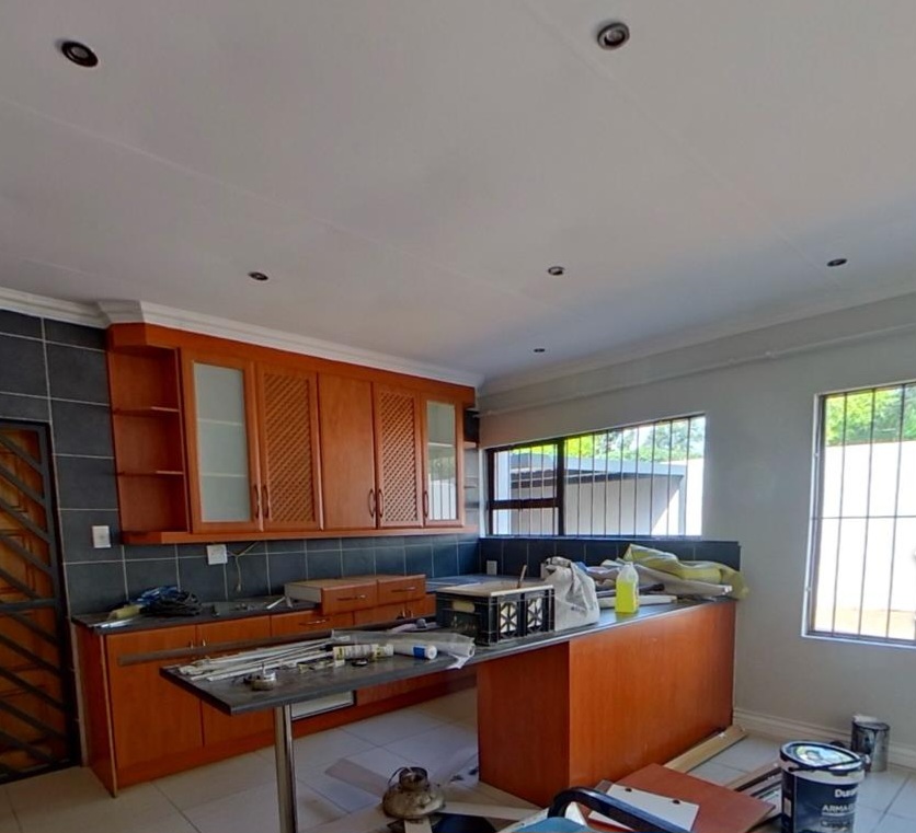 4 Bedroom Property for Sale in Garsfontein Gauteng