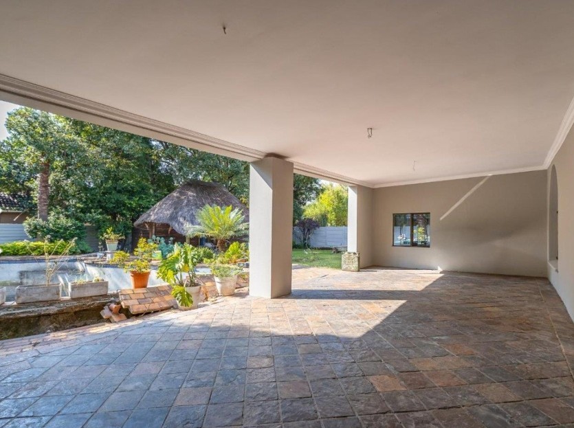 4 Bedroom Property for Sale in Garsfontein Gauteng