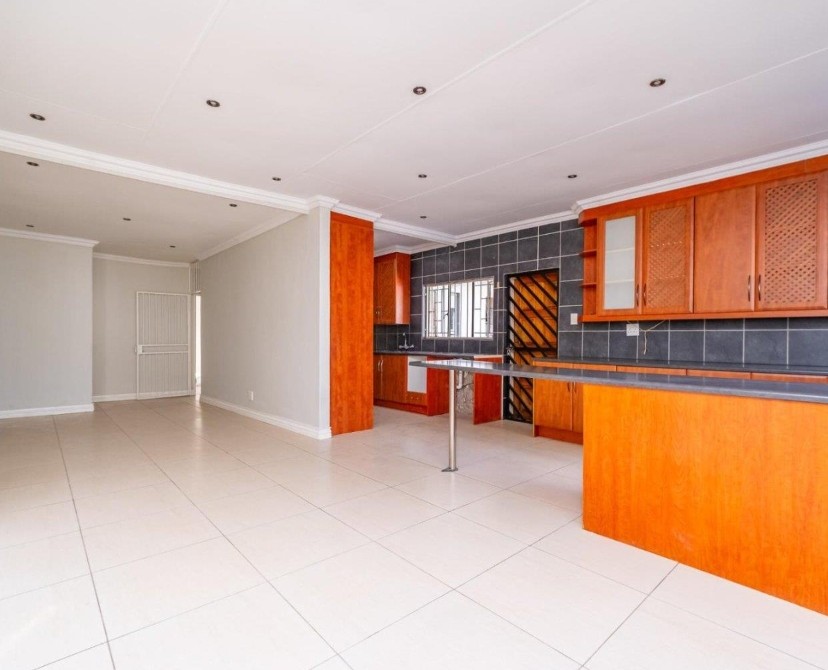 4 Bedroom Property for Sale in Garsfontein Gauteng