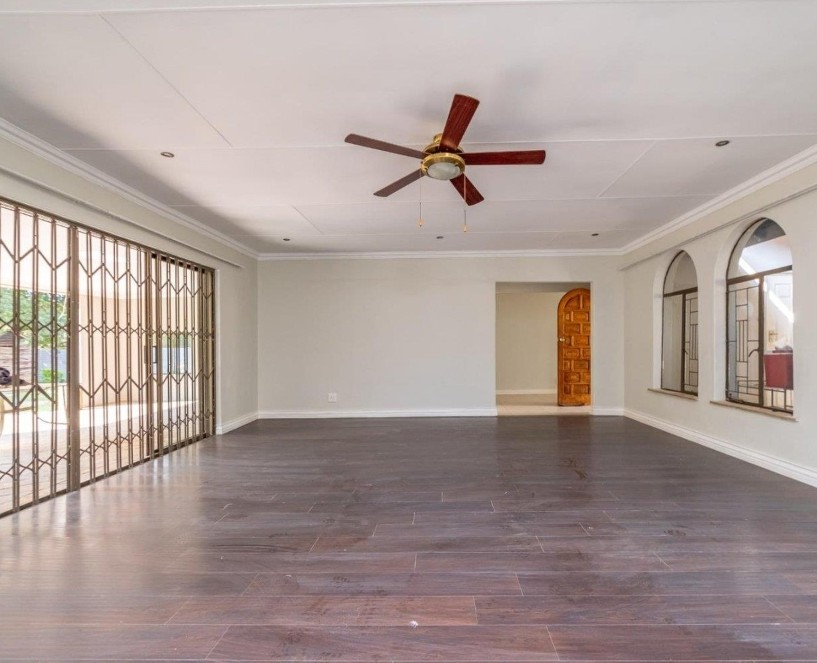 4 Bedroom Property for Sale in Garsfontein Gauteng