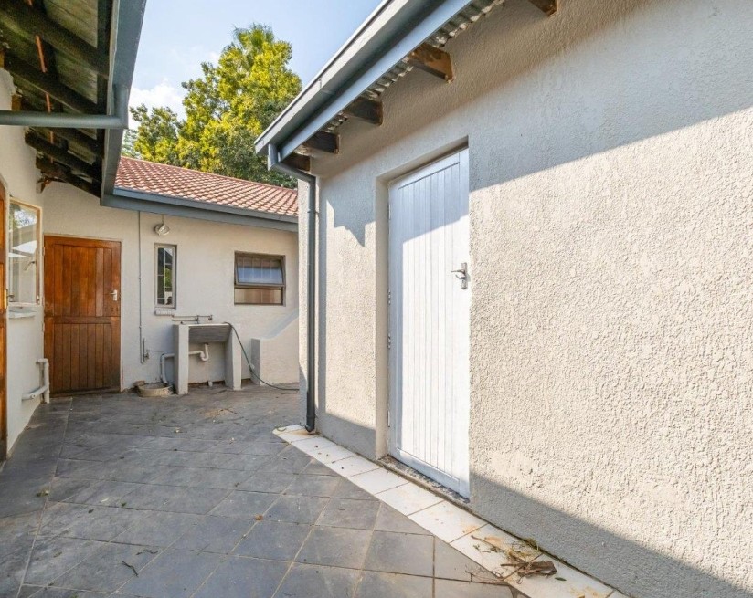 4 Bedroom Property for Sale in Garsfontein Gauteng