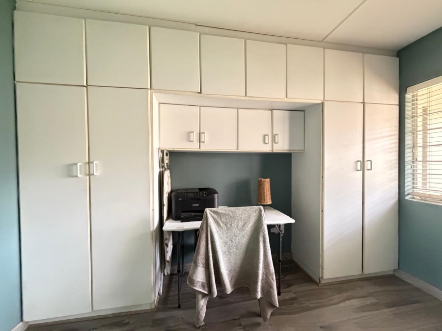 3 Bedroom Property for Sale in Vorna Valley Gauteng