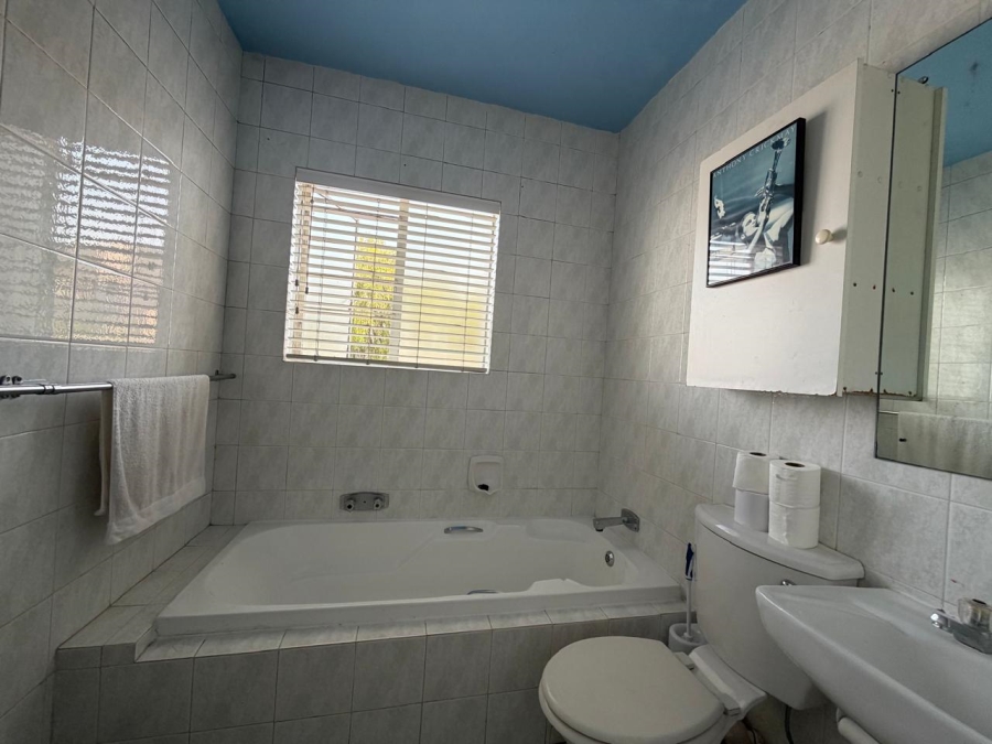 3 Bedroom Property for Sale in Vorna Valley Gauteng