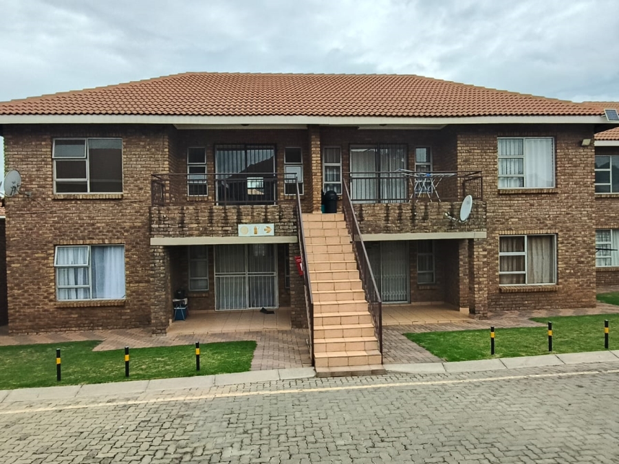 2 Bedroom Property for Sale in Birchleigh Gauteng