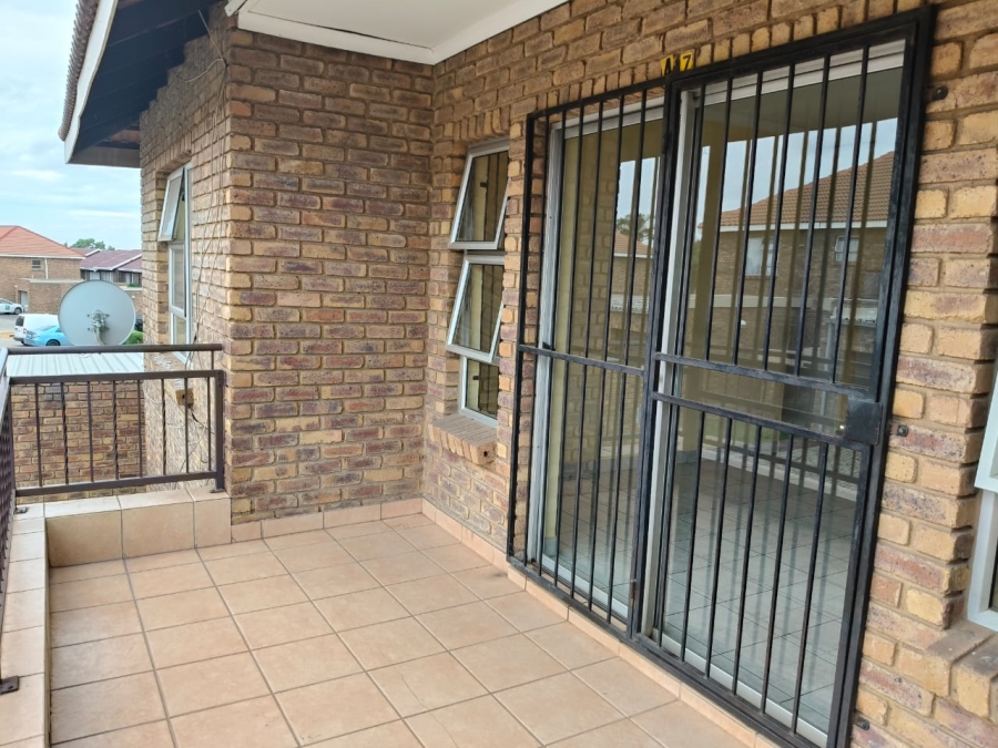 2 Bedroom Property for Sale in Birchleigh Gauteng