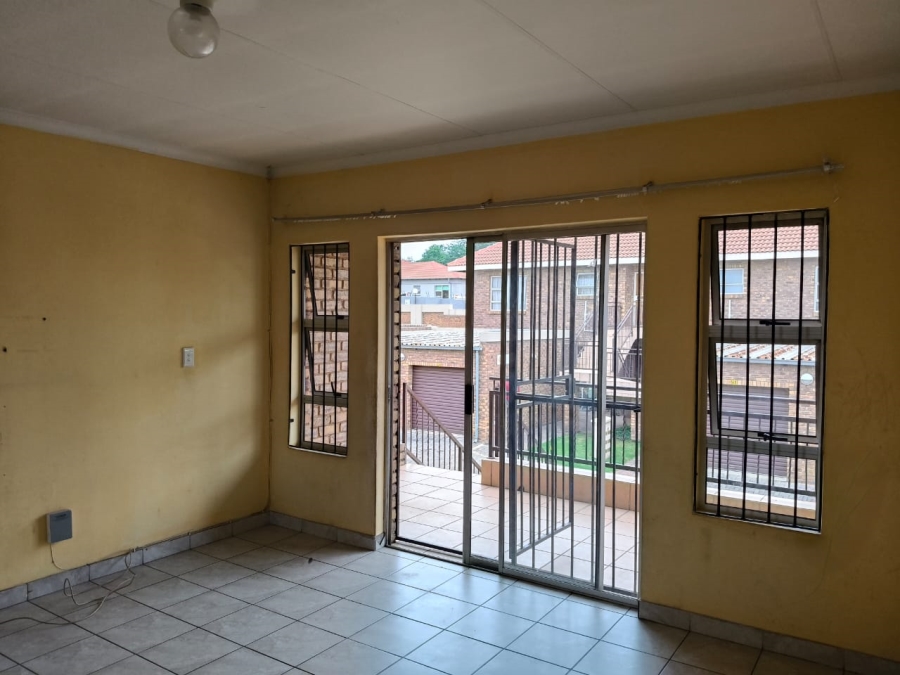 2 Bedroom Property for Sale in Birchleigh Gauteng