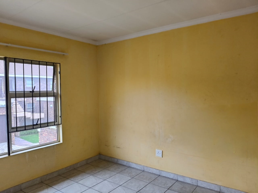 2 Bedroom Property for Sale in Birchleigh Gauteng
