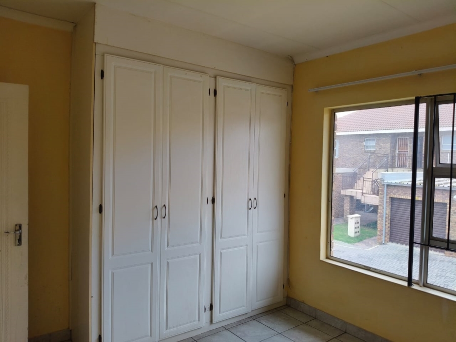 2 Bedroom Property for Sale in Birchleigh Gauteng