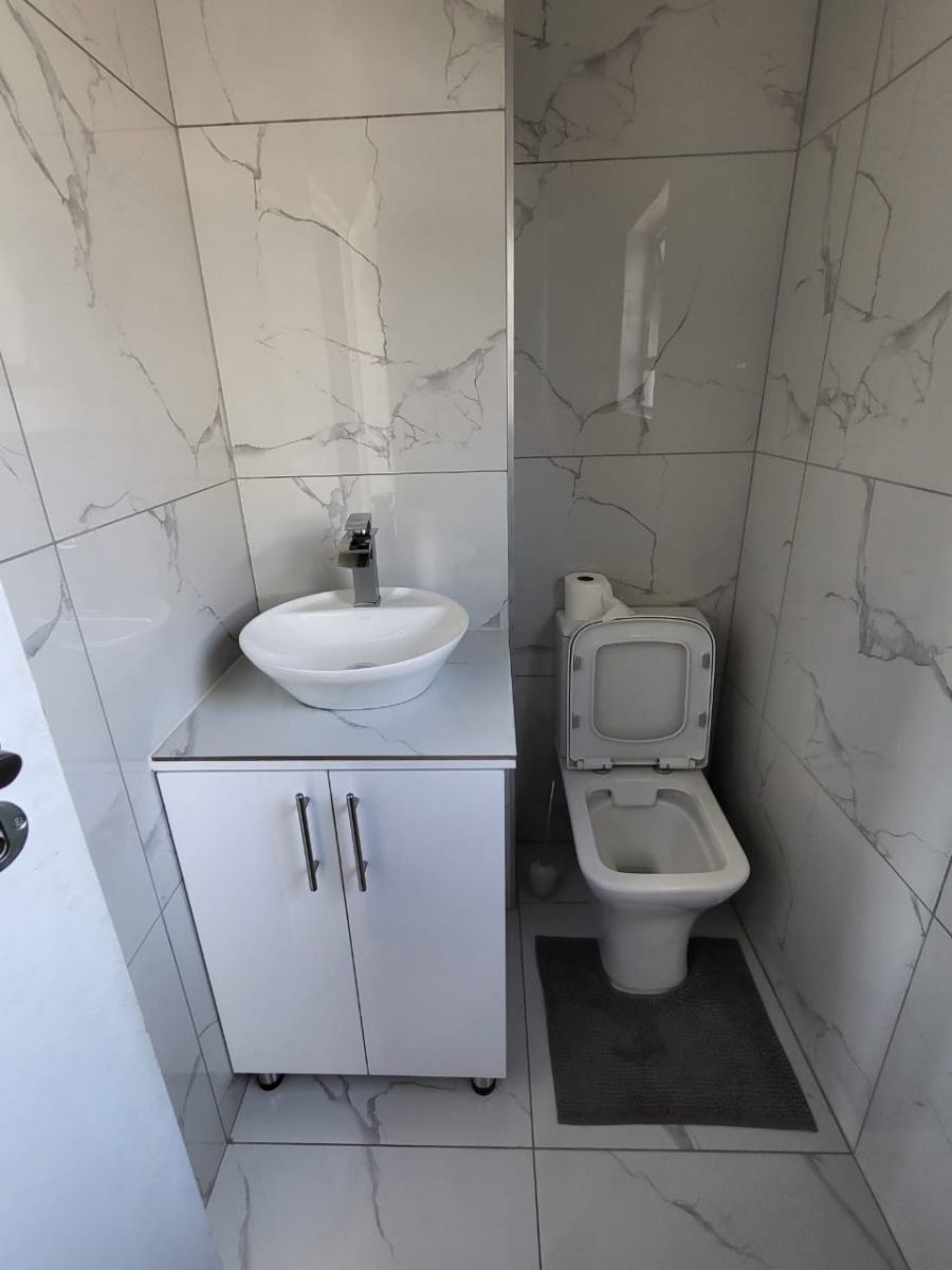 To Let 3 Bedroom Property for Rent in Greenstone Hill Gauteng