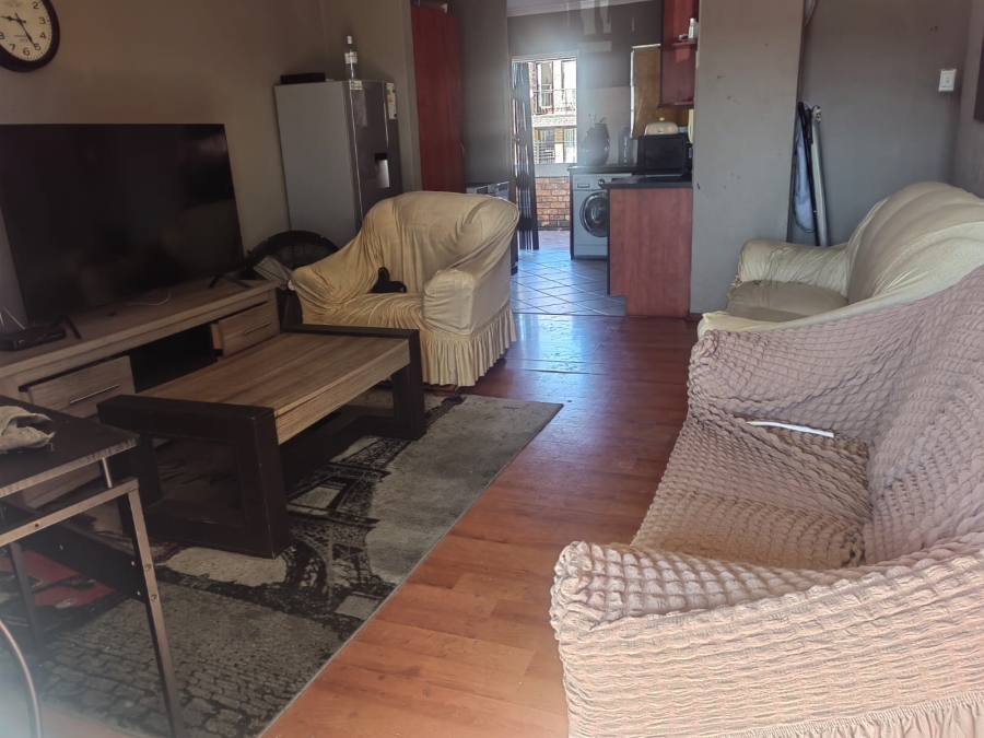 To Let 2 Bedroom Property for Rent in Vorna Valley Gauteng