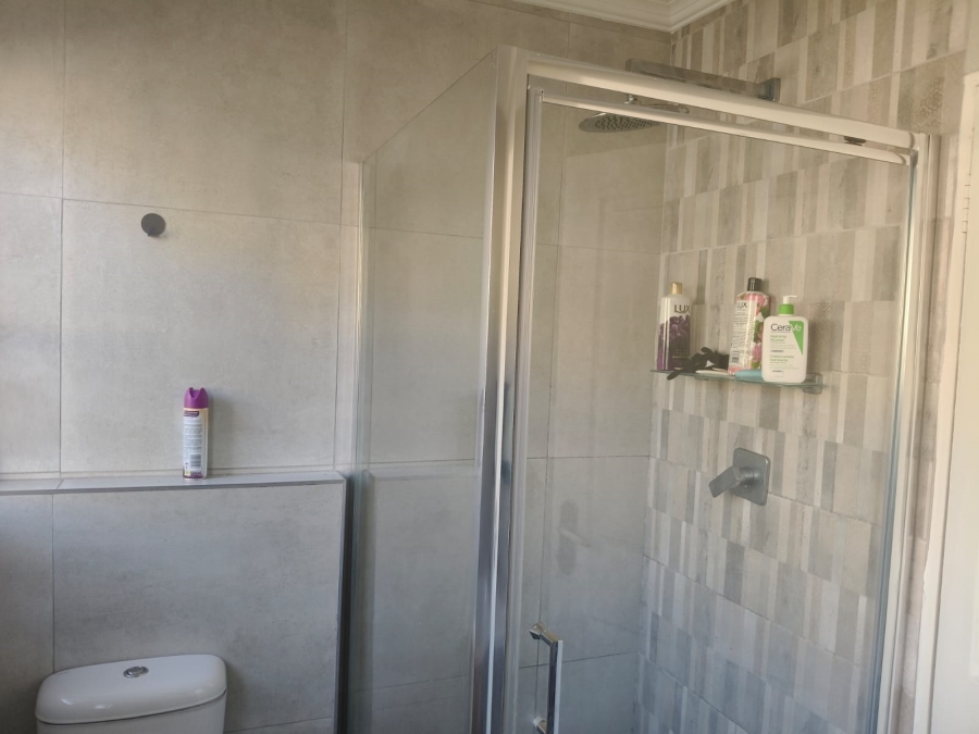 3 Bedroom Property for Sale in Waterfall View Gauteng