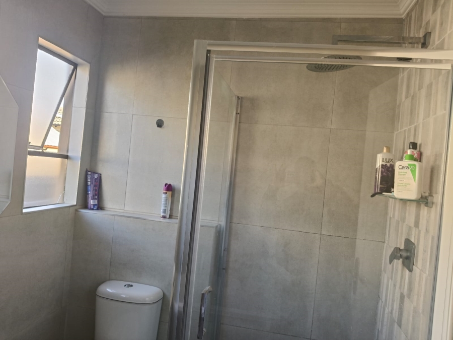 3 Bedroom Property for Sale in Waterfall View Gauteng