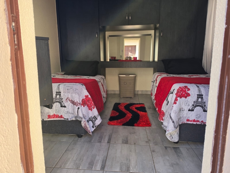 5 Bedroom Property for Sale in Vaal Marina Gauteng