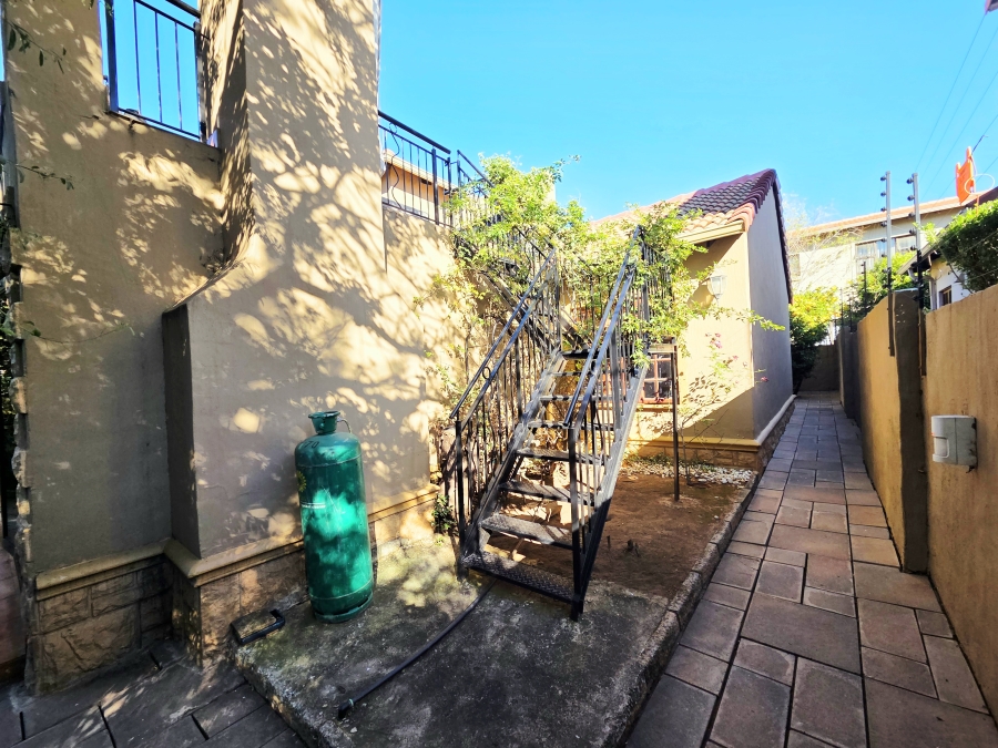 3 Bedroom Property for Sale in Noordwyk Gauteng