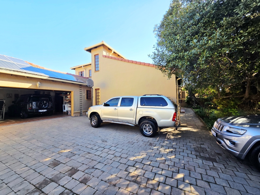 3 Bedroom Property for Sale in Noordwyk Gauteng