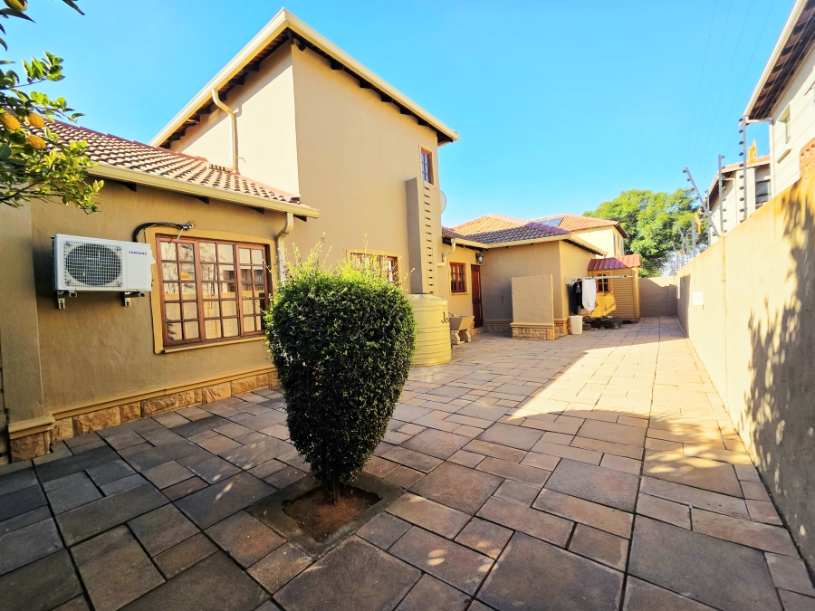 3 Bedroom Property for Sale in Noordwyk Gauteng