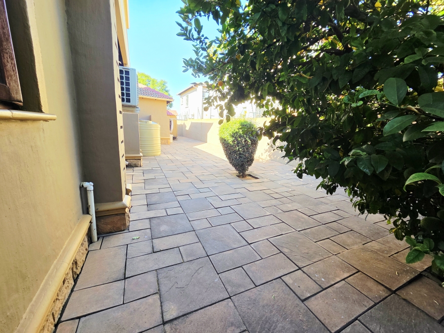 3 Bedroom Property for Sale in Noordwyk Gauteng