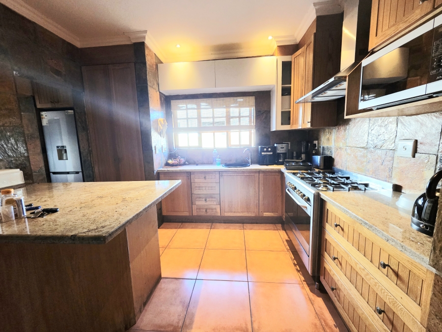 3 Bedroom Property for Sale in Noordwyk Gauteng